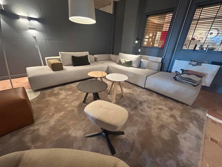 EYYE Cella sofa nieuw showroommodel, Huis en Inrichting, Banken | Sofa's en Chaises Longues, Nieuw, Ophalen