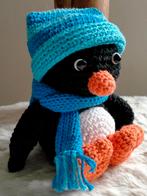 Gehaakte pinguin met blauwe of rose muts en das, Ophalen of Verzenden, Nieuw, Haken, Overige typen