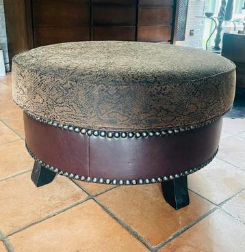 Mooie ronde  poef hocker beschikbaar voor biedingen