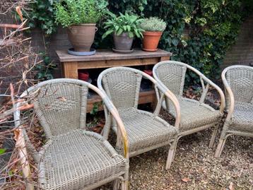 4 Wicker tuinstoelen beschikbaar voor biedingen