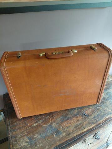 Vintage Samsonite leren koffer met mooie messing sluitingen beschikbaar voor biedingen