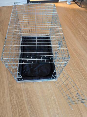 Honden bench 90 x 55 beschikbaar voor biedingen
