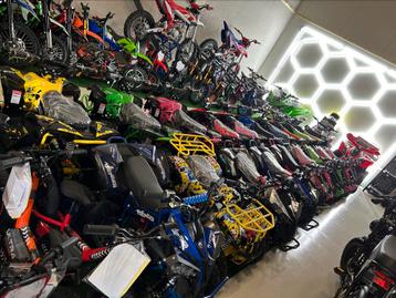Grote showroom met electrische en benzine quads en crossers beschikbaar voor biedingen