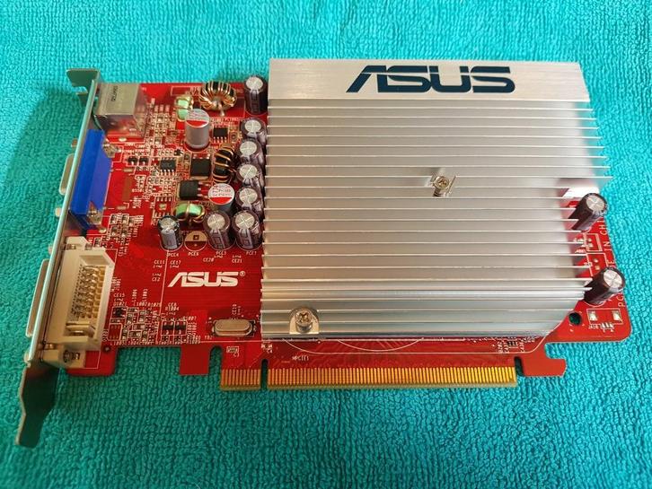 Vintage Pc = VIDEOKAART PCI-e = ASUS EAH 2400 PRO - 256MB, Computers en Software, Vintage Computers, Ophalen of Verzenden