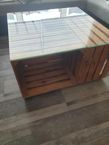 Salon tafel beschikbaar voor biedingen