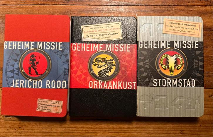 Geheime Missie Trilogie - Joshua Mowll, Boeken, Kinderboeken | Jeugd | 10 tot 12 jaar, Gelezen, Ophalen of Verzenden