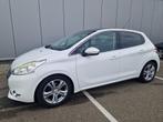 Peugeot 208 1.4 VTi Allure climatronick panoramadak, navigat, Auto's, Peugeot, Voorwielaandrijving, Euro 5, Stof, Zwart