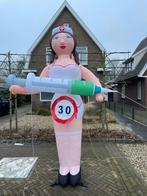 zuster met spuit 3,5 m hoog iedere leeftijd en meer € 30,00, Ophalen, Zo goed als nieuw, Abraham of Sarah