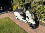 Vespa Primavera 4t 4v Nieuwstaat 2450km, Fietsen en Brommers, Scooters | Vespa, Overige modellen, Maximaal 45 km/u, Ophalen of Verzenden