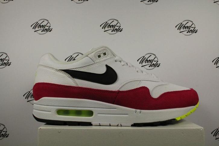Nike Air Max 1 Volt Rush Pink - 42,5, Kleding | Heren, Schoenen, Gedragen, Overige kleuren, Verzenden