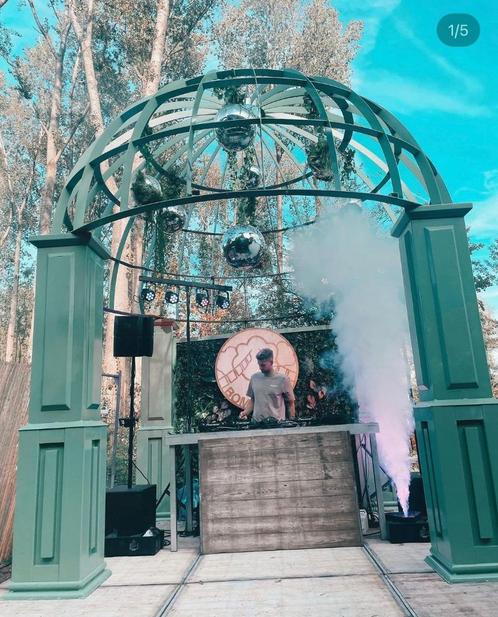 DJ Booth huren! - Atrium te huur!, Hobby en Vrije tijd, Feestartikelen | Verhuur, Zo goed als nieuw, Overige, Ophalen of Verzenden
