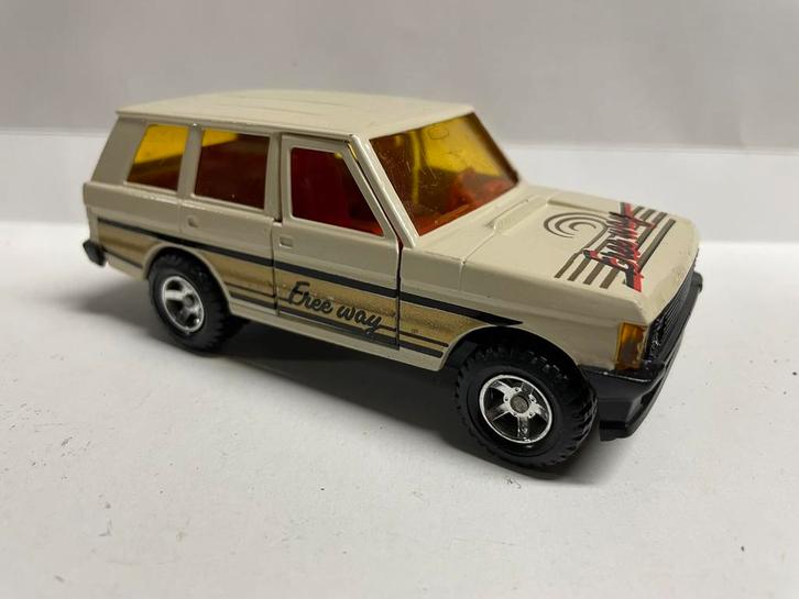 model Land Rover Range Rover, crèmekleurig 1/36 Majorette, Hobby en Vrije tijd, Modelauto's | 1:32, Gebruikt, Auto, Overige merken