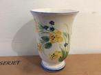 aardewerken vaas creme met blauwe rand gele bloemen, Ophalen of Verzenden, Aardewerk of Porselein, Minder dan 50 cm