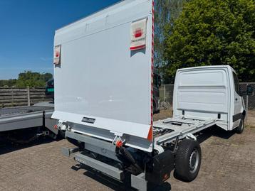 ‘D Hollandia Laadklep 2024. Zat op een Mercedes Sprinter  beschikbaar voor biedingen