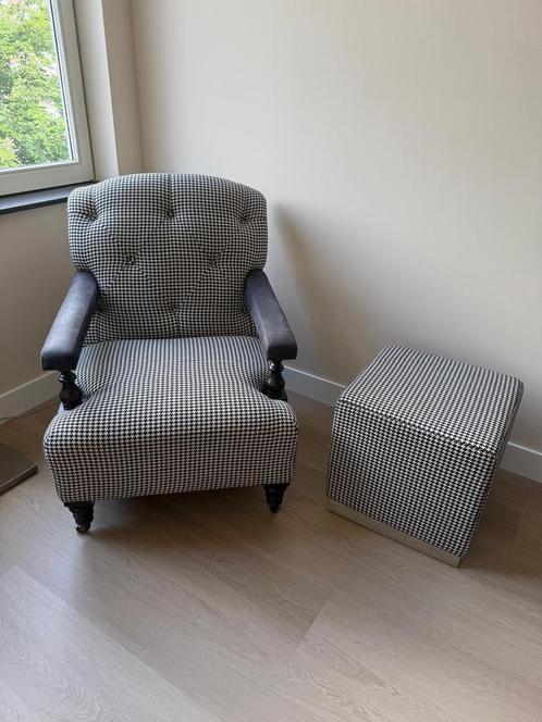 Engelse fauteuil en hocker pied de poule, Huis en Inrichting, Fauteuils, Zo goed als nieuw, Ophalen