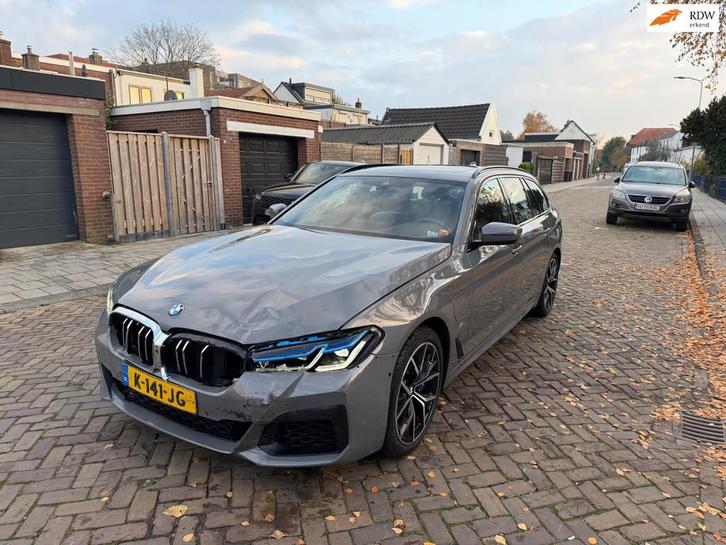 BMW 5-serie Touring 530e xDrive M PAKKET NAP! BTW Voertuig, Auto's, BMW, Bedrijf, Te koop, 5-Serie, 4x4, ABS, Airbags, Airconditioning