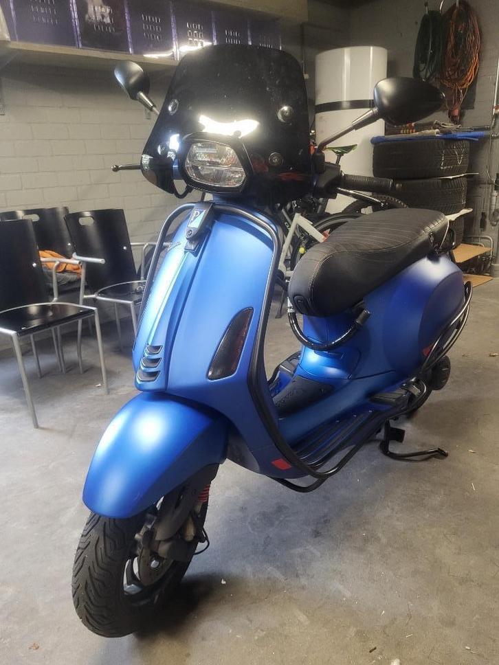 Vespa sprint mat blauw 2019 45 km/h, Fietsen en Brommers, Scooters | Vespa, Zo goed als nieuw, Vespa S, Maximaal 45 km/u, Benzine