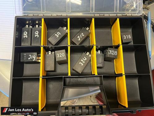 Verschillende Relais Audi VW 300-349, Auto-onderdelen, Elektronica en Kabels, Gebruikt, Ophalen of Verzenden