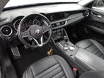 Alfa Romeo Stelvio 2.0 T AWD Veloce Aut- Panoramadak, Carbon, Auto's, Alfa Romeo, Te koop, Zilver of Grijs, 14 km/l, Benzine