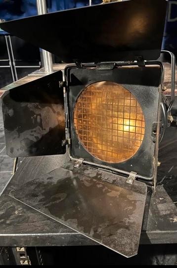 PAR 56 met barndoors, filter en G haken beschikbaar voor biedingen