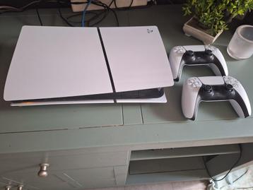 Ps5 disk versie 2 controllers met raceseat en t150 beschikbaar voor biedingen