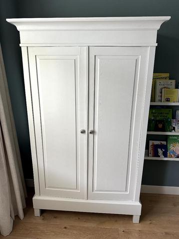Witte houten linnenkast / kledingkast – 195x124x52 cm beschikbaar voor biedingen