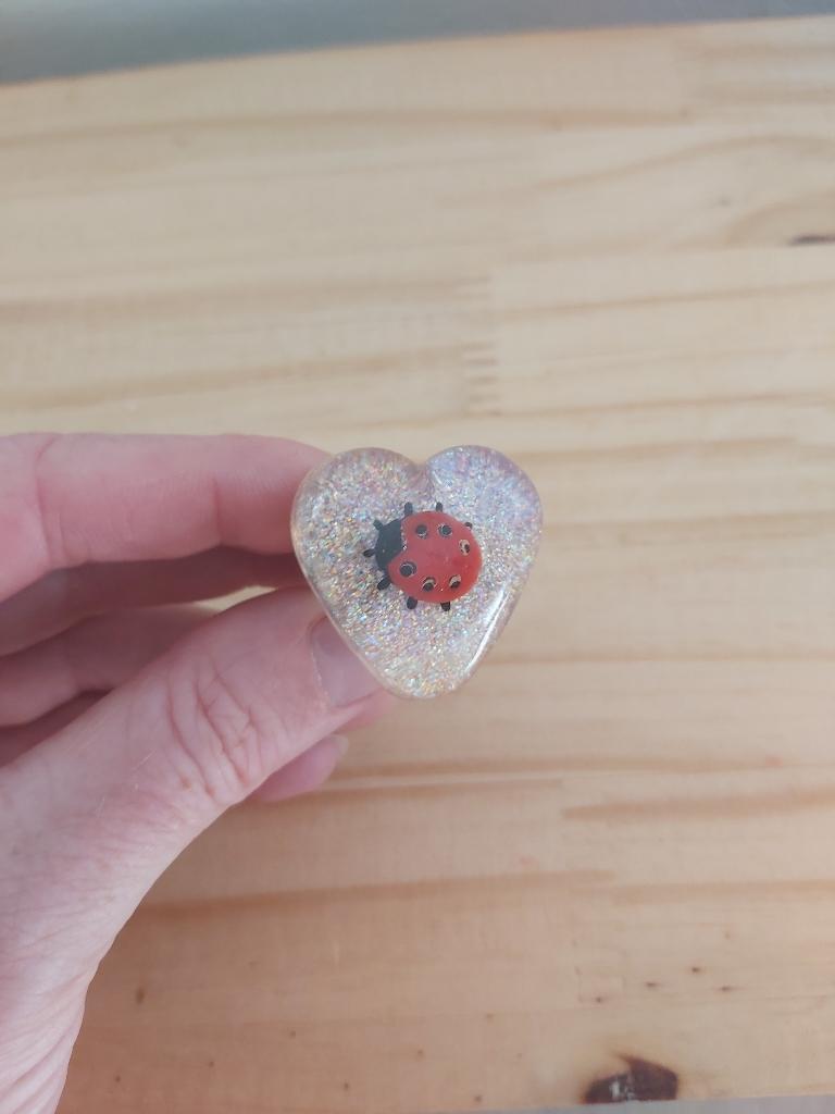 Glitterring met lieveheersbeestje, Kunststof, Ophalen of Verzenden, Zo goed als nieuw, 17 tot 18