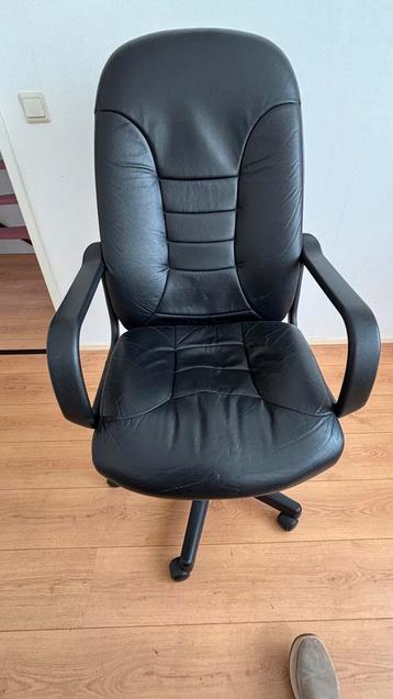 Bureau stoel beschikbaar voor biedingen
