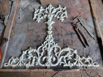 levensbomen   hoekjes   alu of gietijzer beschikbaar voor biedingen