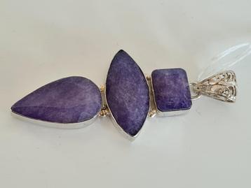 Grote zilveren hanger, met drie grote amethist stenen 8x3 cm beschikbaar voor biedingen
