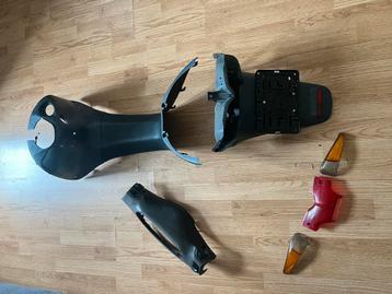 Gilera runner binnen kappen set compleet 50cc 125cc 180cc sp beschikbaar voor biedingen
