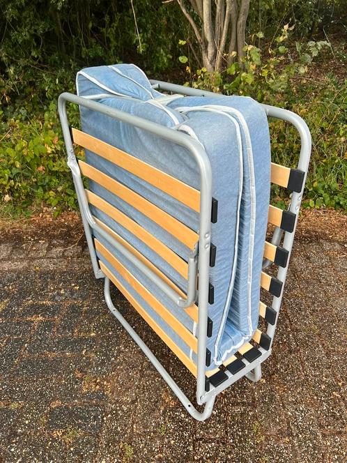 Te Koop : Opklapbed - Logeerbed Bed Export Zie Foto’s, Huis en Inrichting, Slaapkamer | Slaapbanken, Gebruikt, 80 cm, 190 cm of minder