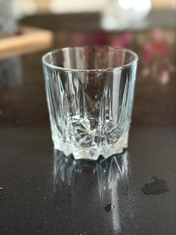 4x waterglas beschikbaar voor biedingen