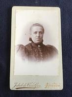 CDV, Dame, Jakob de Vries & Zn, Arnhem, Carte de Visite, Ophalen of Verzenden, Voor 1940, Gebruikt, Foto