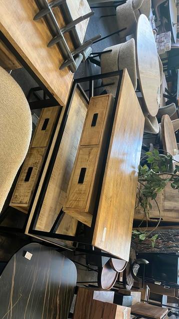 Salontafel mangohout (outlet) beschikbaar voor biedingen