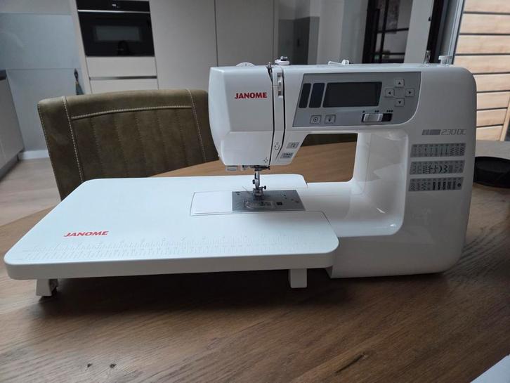 Naaimachine - Janome 230 DC, Hobby en Vrije tijd, Naaimachines en Toebehoren, Zo goed als nieuw, Naaimachine, Overige merken, Ophalen of Verzenden
