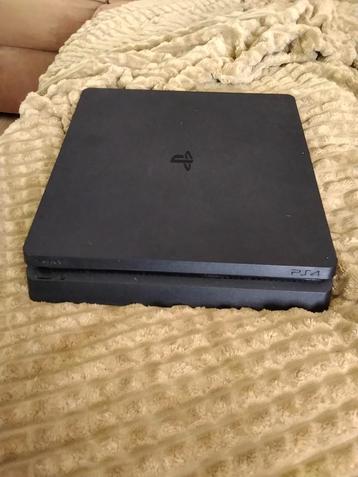 PS4 Slim beschikbaar voor biedingen