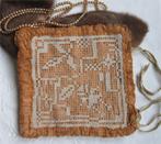 Antieke Franse lingeriehoes, goudkleurig satijn met kant, Ophalen of Verzenden