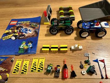 Lego race set 2 auto's, stunt en toebehoren beschikbaar voor biedingen