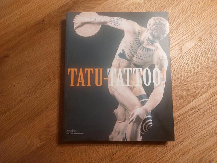 Tatu-Tattoo!, Boeken, Overige Boeken, Zo goed als nieuw, Ophalen of Verzenden