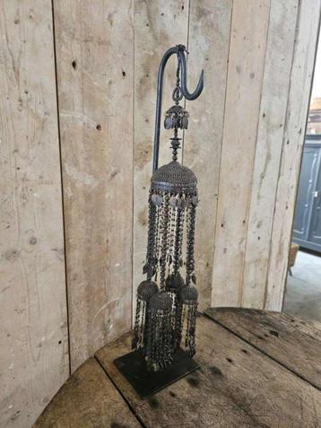 hanger met standaard ``WOONWINKEL RUSTIEK`` beschikbaar voor biedingen