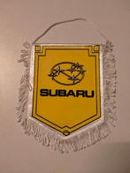 Subaru geel logo vintage auto vaantje logo merk vaan, Verzamelen, Automerken, Motoren en Formule 1, Ophalen of Verzenden, Gebruikt
