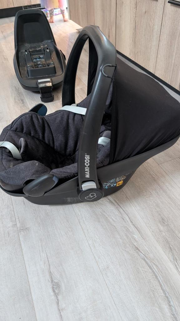 Pebble plus met family Isofix 3, Kinderen en Baby's, Autostoeltjes, Zo goed als nieuw, Maxi-Cosi, 0 t/m 13 kg, Isofix, Ophalen