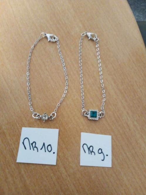 2 zilverkleurige armbanden per stuk, Sieraden, Tassen en Uiterlijk, Armbanden, Zo goed als nieuw, Overige materialen, Zilver, Ophalen of Verzenden