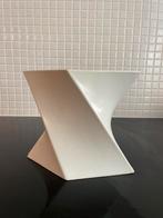 Witte vaas, Jan van der Vaart, Oarwurk Makkum, Antiek en Kunst, Antiek | Vazen, Ophalen of Verzenden