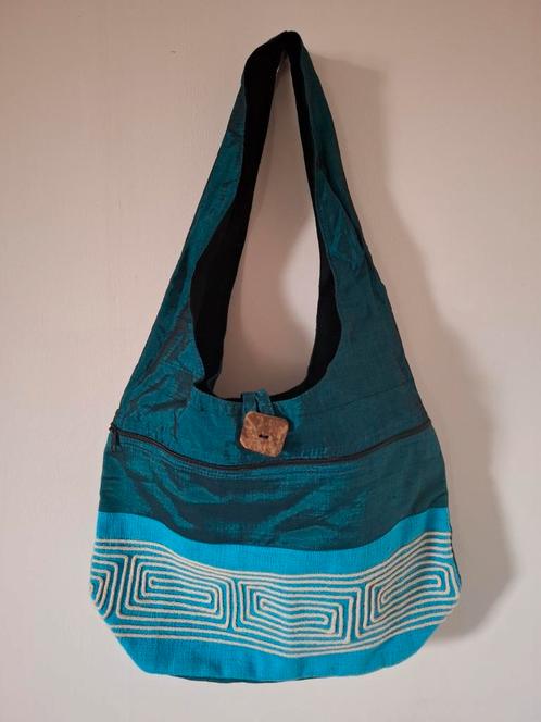 Teal kleur Thaise zijden tas. Handgemaakt.
32x24x12 cm., Sieraden, Tassen en Uiterlijk, Tassen | Schoudertassen, Nieuw, Blauw