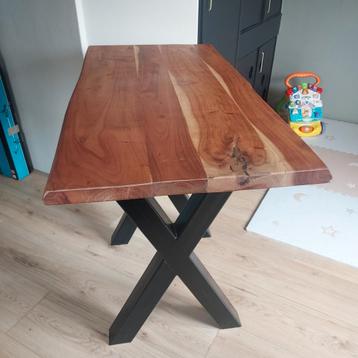 Mooie tafel bar tafel  beschikbaar voor biedingen
