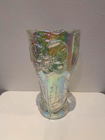 Vintage Vaas met Iriserend Glas beschikbaar voor biedingen