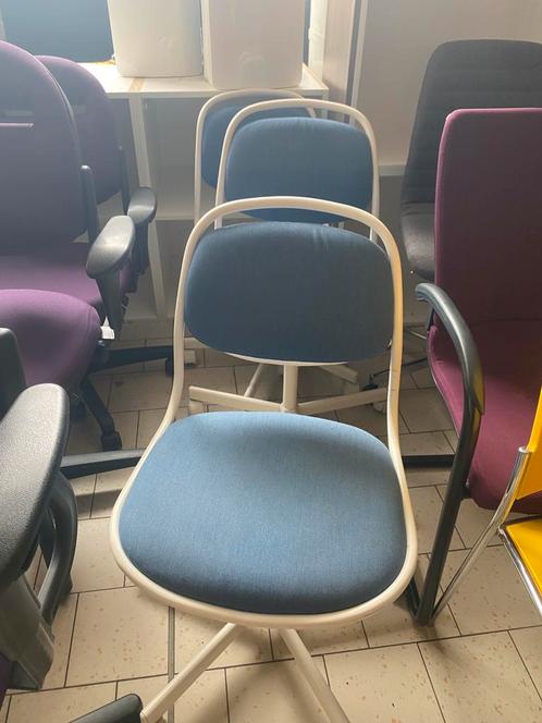 1x IKEA ÖRFJÄLL Kinderbureaustoel - Wit/Blauw, Huis en Inrichting, Bureaustoelen, Zo goed als nieuw, Blauw, Ophalen
