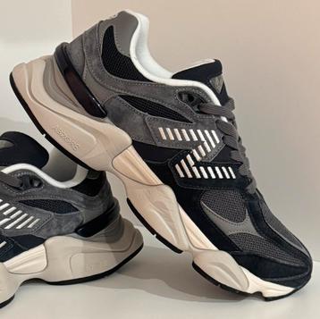 NEW BALANCE 9060 €80 beschikbaar voor biedingen